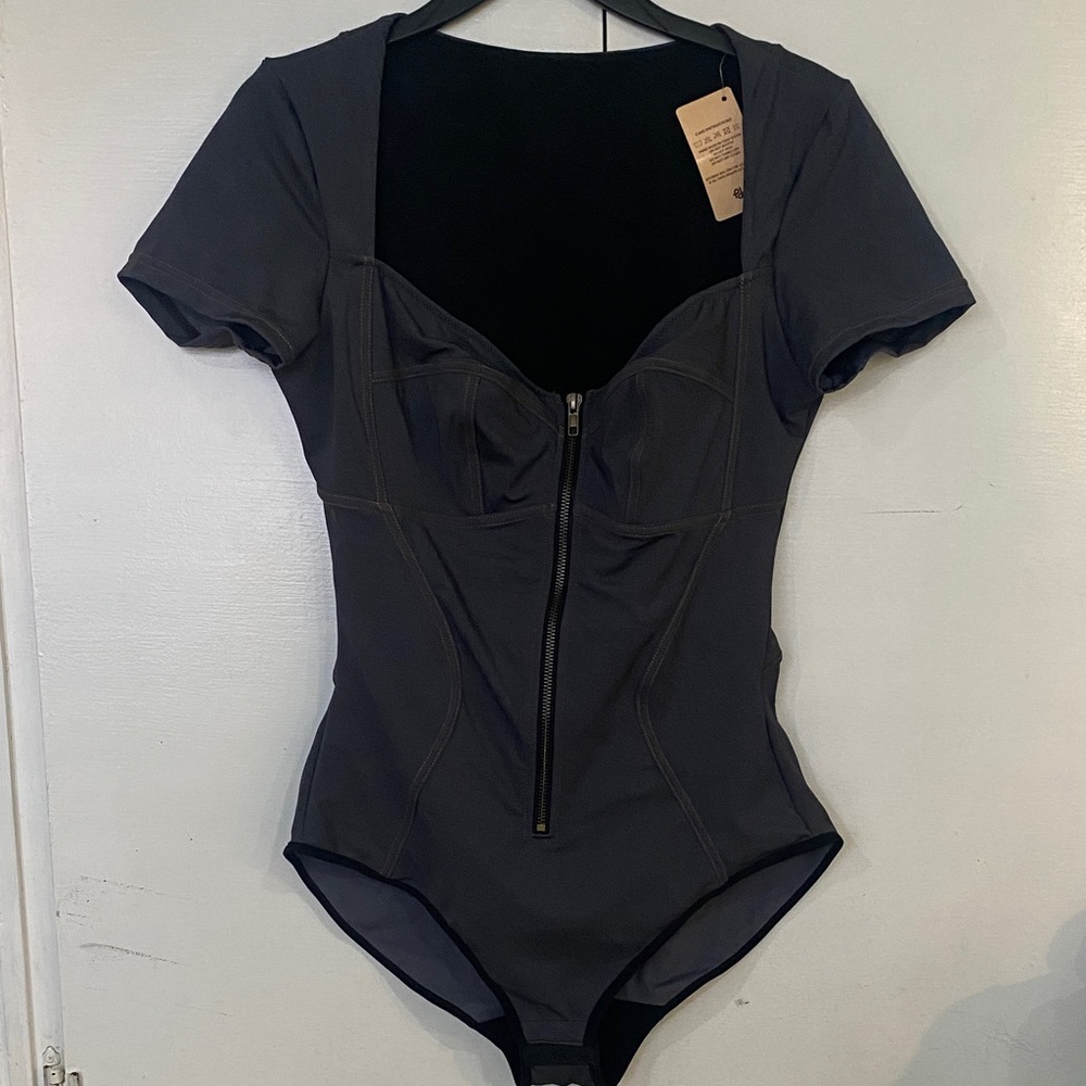 Elegant Black Zipper Bodysuit